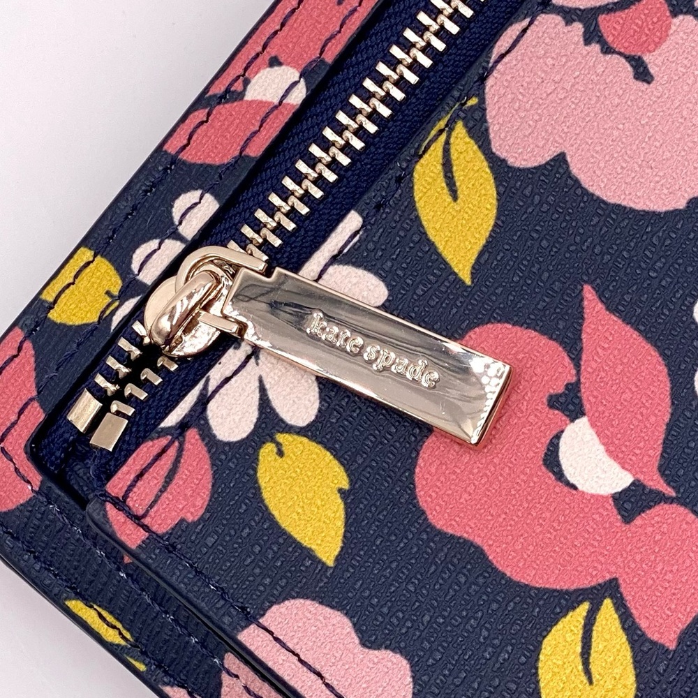 Kate Spade Darcy Road Trip Floral Small Bucket and Wallet Set - Picture 10 of 15